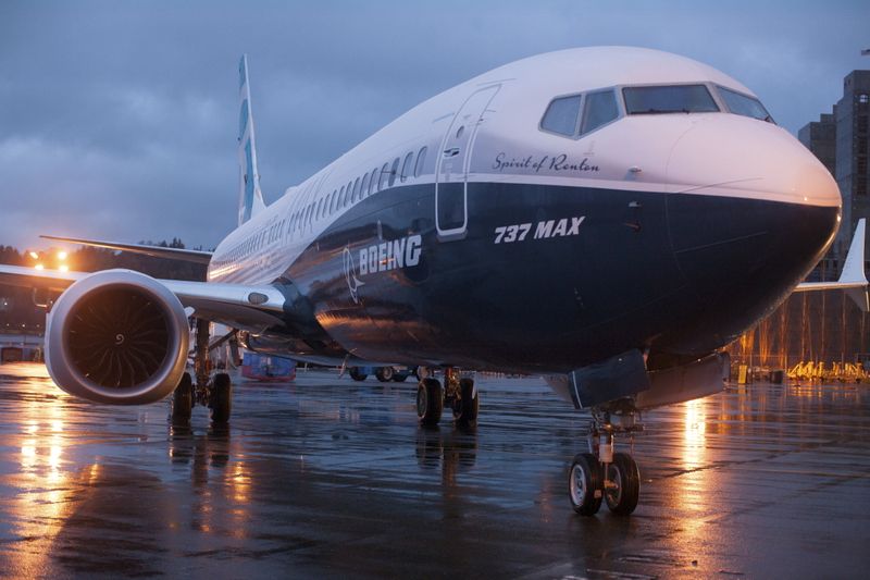 © Reuters. FILE PHOTO: A Boeing 737 MAX 8 sits outside the hangar during a media tour of the Boeing 737 MAX at the Boeing plant in Renton, Washington