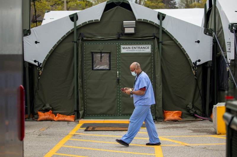 © Reuters. A field hospital to house patients recovering from coronavirus disease (COVID-19) at Sunnybrook Hospital in Toronto