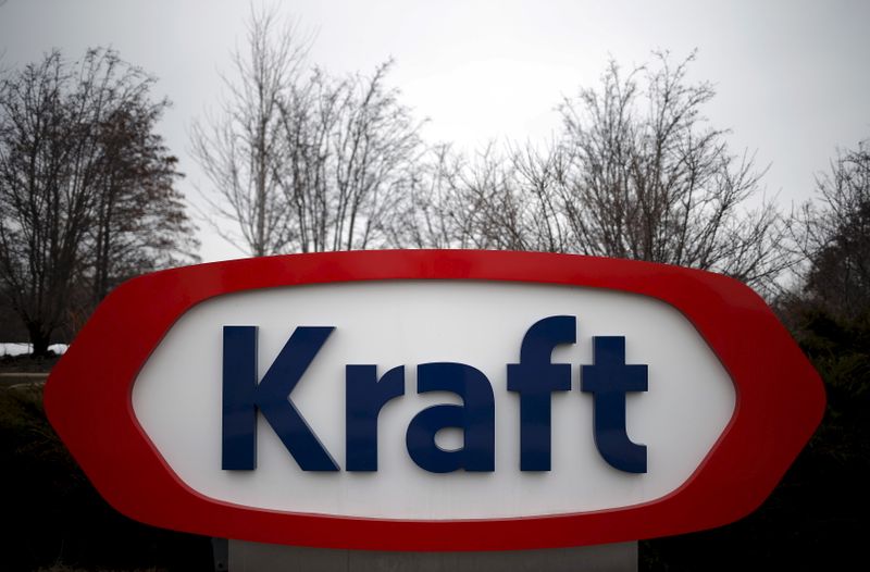 &copy; Reuters. Kraft Heinz a publié jeudi des résultats meilleurs que prévu au titre du premier trimestre, la croissance de la demande pour les en-cas salés et les repas emballés s'étant poursuivie malgré la réouverture de l'économie américaine avec le déploi