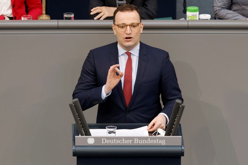 &copy; Reuters. l Ministro della Sanità tedesco Jens Spahn durante undibattito al Bundestag a Berlino.