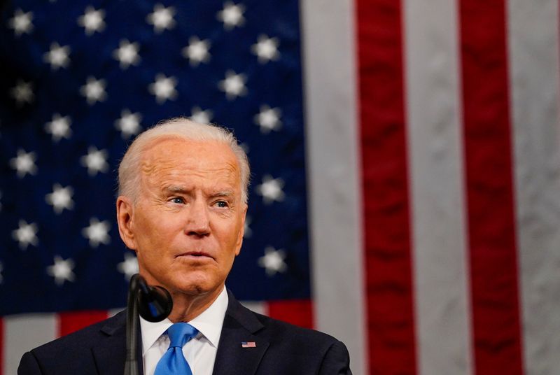 &copy; Reuters. El presidente de EEUU, Joe Biden, se dirige a una sesión conjunta del Congreso, en Washington DC, EEUU