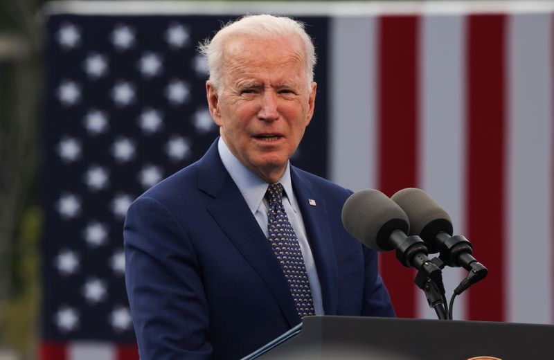&copy; Reuters. U.S. President Biden attends drive-in car rally in Duluth, Georgia