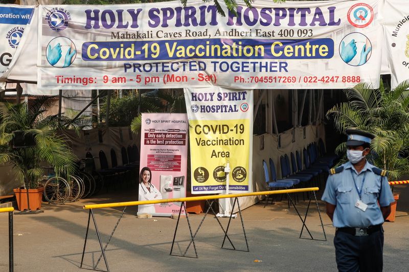 © Reuters. Outbreak of the coronavirus disease (COVID-19) in Mumbai