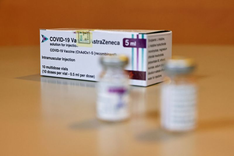 © Reuters. FILE PHOTO: AstraZeneca vaccine against the coronavirus disease (COVID-19) at Taoyuan Hospital