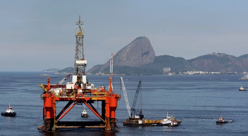 &copy; Reuters. Plataforma de petróleo da Petrobras no Rio de Janeiro, que sedia a maior conferência do setor de óleo e gás na América Latina