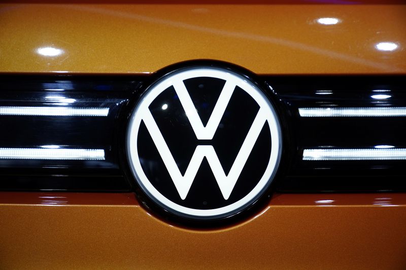 Volkswagen svilupperà chip per veicoli a guida autonoma - Ceo
