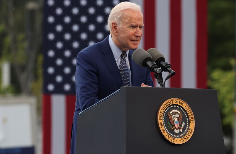 &copy; Reuters. U.S. President Biden attends drive-in car rally in Duluth, Georgia