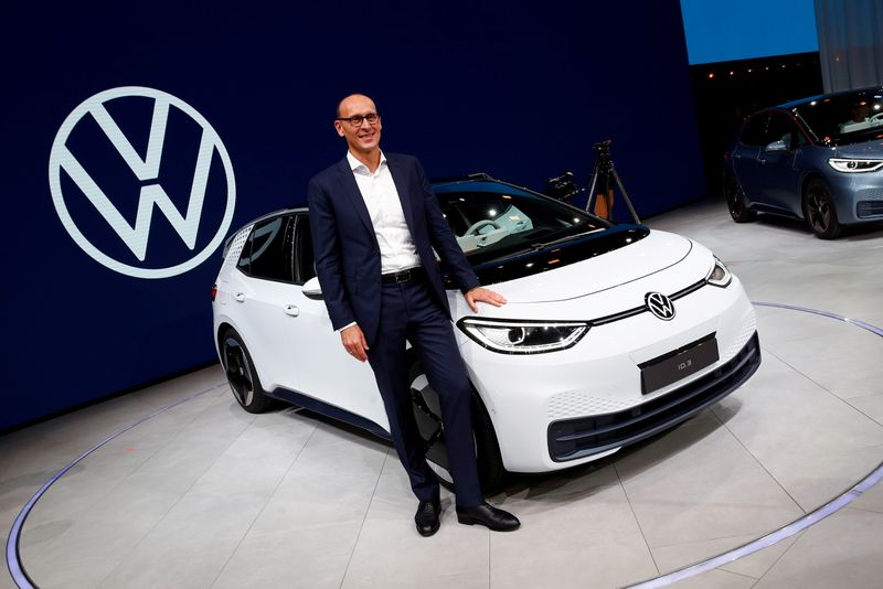 &copy; Reuters. FILE PHOTO: Ralf Brandstaetter, CEO of the Volkswagen Passenger Cars brand