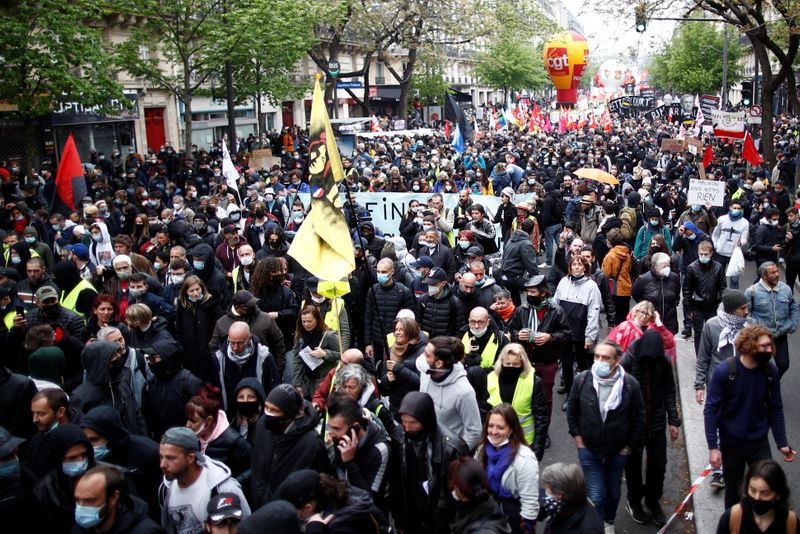 &copy; Reuters. Traditional May Day march in Paris