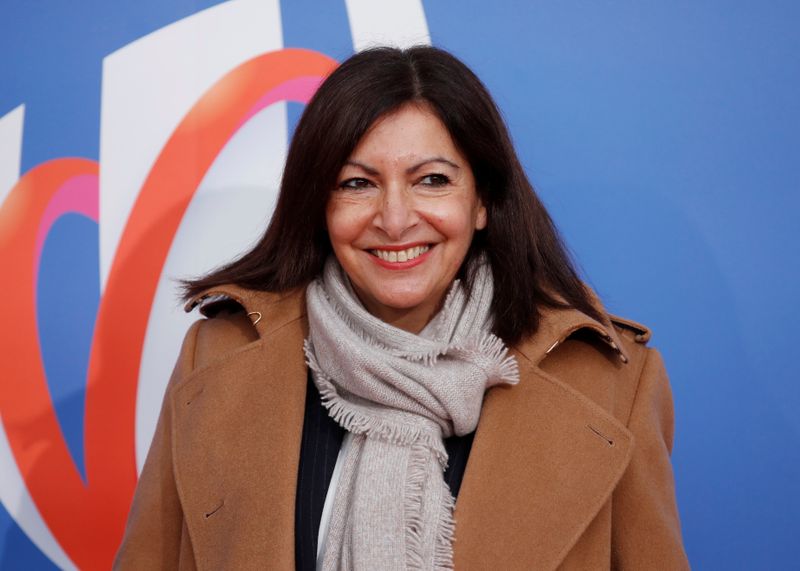 &copy; Reuters. La maire socialiste de Paris, Anne Hidalgo, dira "à l'automne" si elle se lance dans la course à l'Elysée en 2022 et affirme vouloir travailler d'ici là à une "offre politique de gauche, écologiste, féministe et républicaine". /Photo prise le 14 d