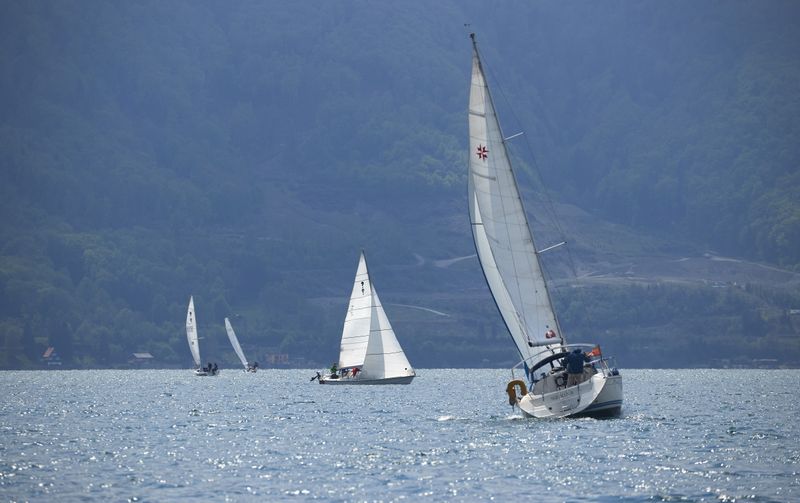 &copy; Reuters. Boats line up on Leman Lake to reveal the invisible French-Swiss border, near Geneva