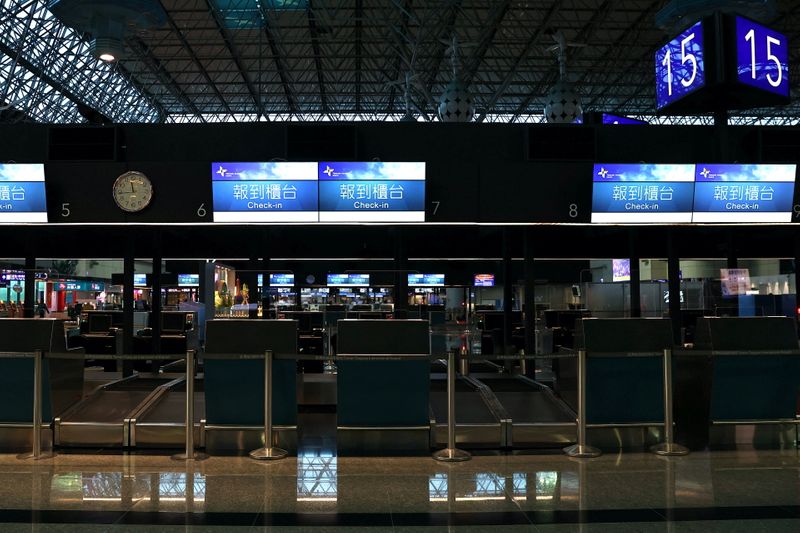 &copy; Reuters. View of the empty departure hall at the Taiwan Taoyuan International Airport