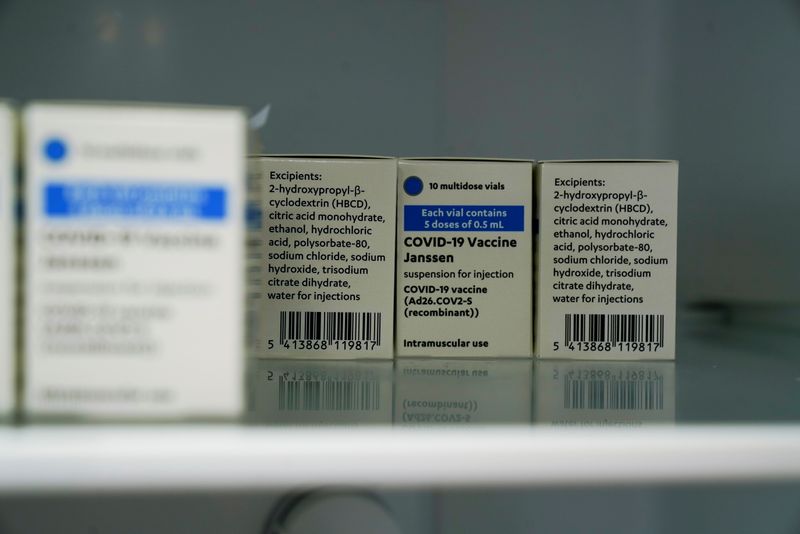 © Reuters. FILE PHOTO: Johnson & Johnson's coronavirus disease (COVID-19) vaccines are kept refrigerated at the Forem vaccination centre in Pamplona, Spain, April 22, 2021.  REUTERS/Vincent West