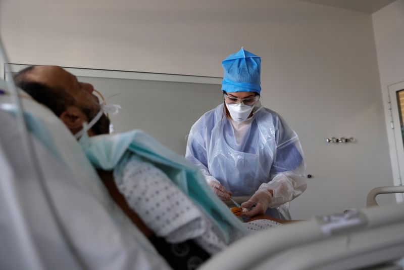 &copy; Reuters. En France, 311 personnes sont décédées à l'hôpital en raison du COVID-19 ces dernières 24 heures. /Photo prise le 22 avril 2021/REUTERS/Pascal Rossignol