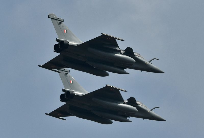 &copy; Reuters. La France a signé avec l'Egypte un contrat portant sur l'achat de trente avions de combat Rafale. /Photo d'archives/REUTERS/Samuel Rajkumar
