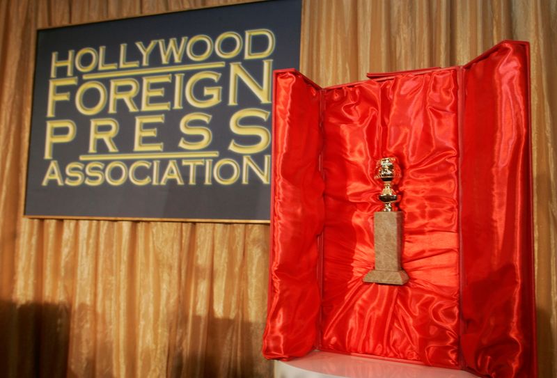 &copy; Reuters. FILE PHOTO: The Hollywood Foreign Press Association&apos;s Golden Globe statuette is seen with its red velvet-lined, leather-bound chest during a news conference in Beverly Hills, California