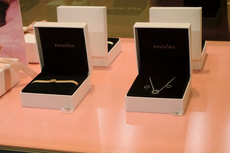 &copy; Reuters. FILE PHOTO: Jewelry is displayed in the Pandora shop in Riga, Latvia Febuary 4, 2020. REUTERS/Ints Kalnins