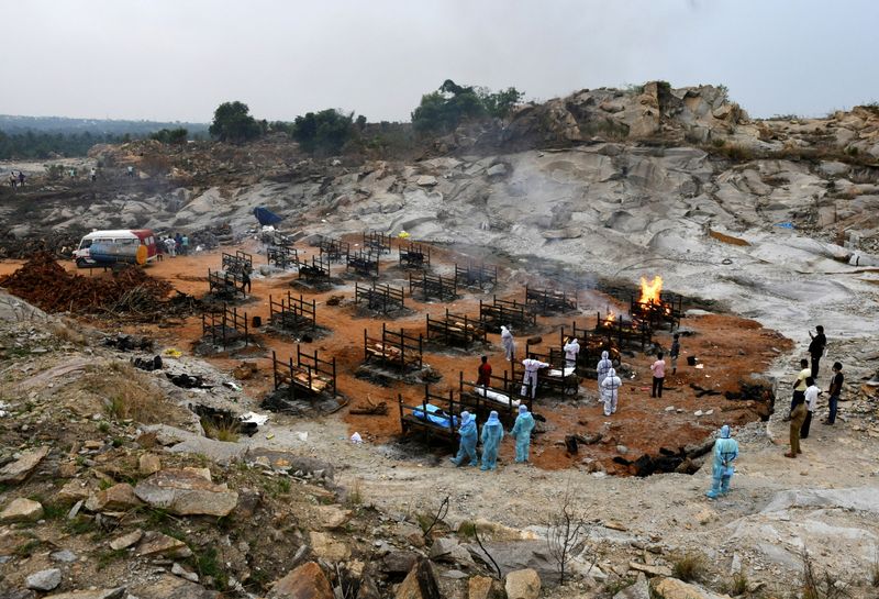 © Reuters. FILE PHOTO: Oubreak of coronavirus disease (COVID-19), near Bengaluru