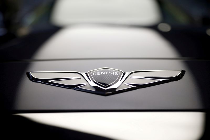 &copy; Reuters. FILE PHOTO: The logo of Hyundai Genesis is seen on its new model EQ900 at the Hyundai Motor Studio in Seoul