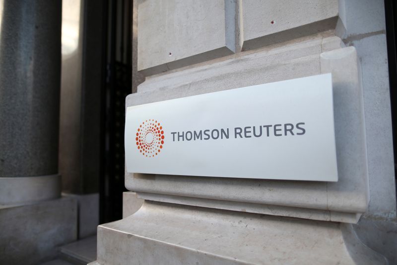 &copy; Reuters. FILE PHOTO: The logo of Thomson Reuters is pictured at the entrance of its Paris headquarters, France
