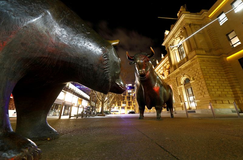 &copy; Reuters. FILE PHOTO: Bull and bear symbols for successful and bad trading are seen in front of the German stock exchange (Deutsche Boerse) in Frankfurt, Germany, February 12, 2019.  REUTERS/Kai Pfaffenbach