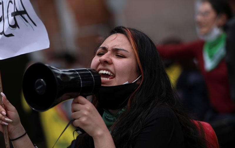 © Reuters. Protest against poverty and police violence in Bogota