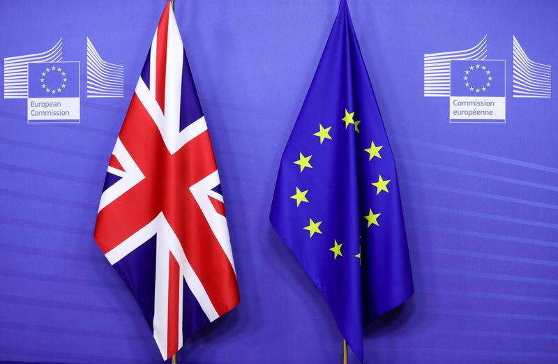 &copy; Reuters. FILE PHOTO: EU Commission President von der Leyen and British PM Johnson meet in Brussels