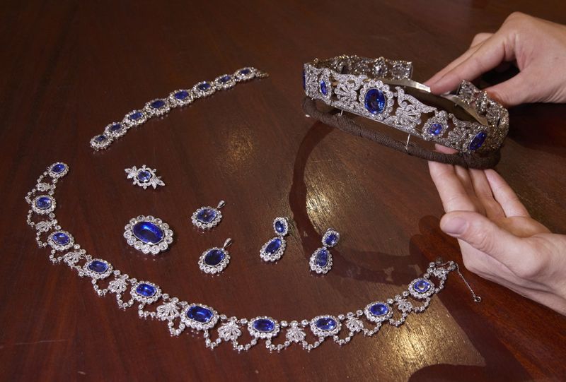 &copy; Reuters. Conjunto de safira e diamante que pertenceu à filha adotiva de Napoleão será leiloado pela Christie's
05/05/2021
REUTERS/Denis Balibouse