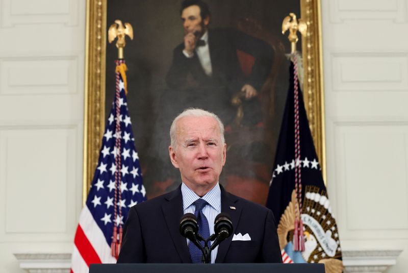 &copy; Reuters. U.S. President Biden delivers remarks on the state of COVID-19 vaccinations, at the White House