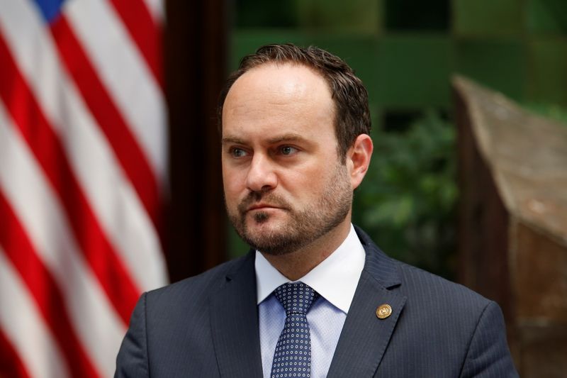 © Reuters. U.S. President Joe Biden's special envoy for the Northern Triangle Ricardo Zuniga holds a news conference with Guatemalan Foreign Minister Pedro Brolo, in Guatemala City