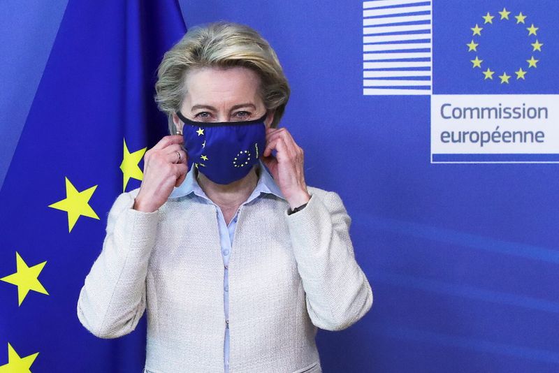 &copy; Reuters. FILE PHOTO: European Commission President Ursula von der Leyen removes her mask while meeting with Jordan's King Abdullah II ibn Al Hussein (not pictured) in Brussels, Belgium May 5, 2021. REUTERS/Yves Herman/Pool