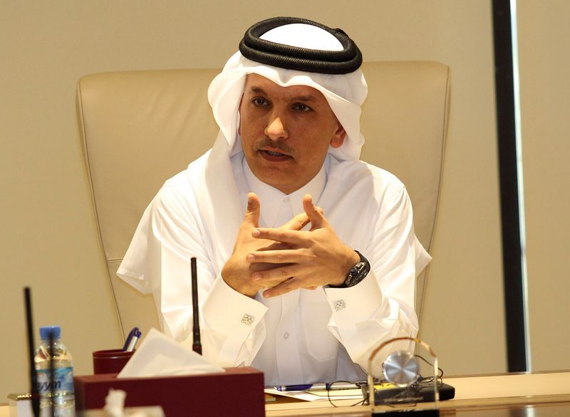 &copy; Reuters. وزير المالية القطري علي شريف العمادي في صورة من أرشيف رويترز.