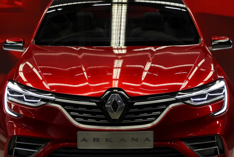 &copy; Reuters. Renault compter réaliser avec son crossover compact Arkana un chiffre d'affaires par voiture deux fois plus élevé que celui de cette gamme, a annoncé jeudi le constructeur français. /Photo d'archives/REUTERS/Evgenia Novozhenina