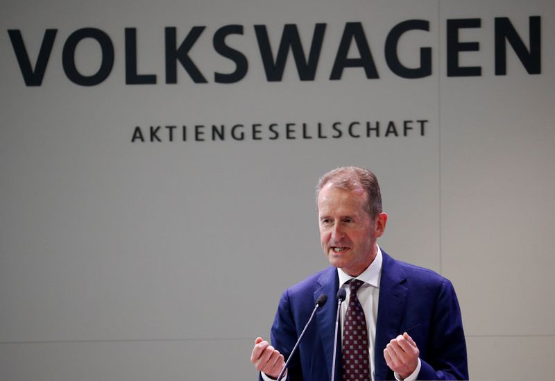 &copy; Reuters. FILE PHOTO: Volkswagen group CEO Herbert Diess delivers a speech during a visit to the SEAT (Volkswagen group) carmaker's factory in Martorell, near Barcelona, March 5, 2021. REUTERS/Albert Gea
