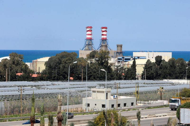 © Reuters. محطة كهرباء الزهراني اللبنانية في صورة بتاريخ 29 مارس اذار 2021. تصوير: عزيز طاهر - رويترز.