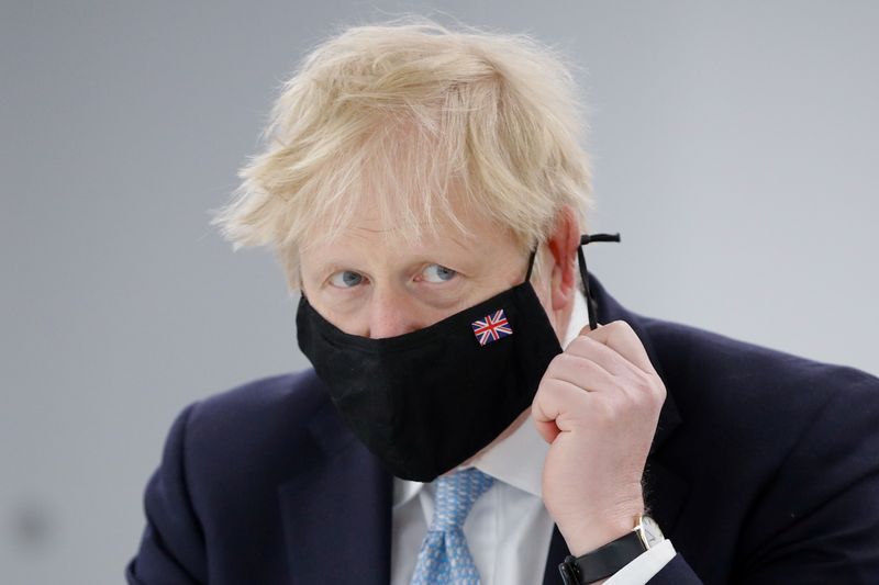 © Reuters. Britain's PM Johnson visits Severn Trent Academy in Coventry