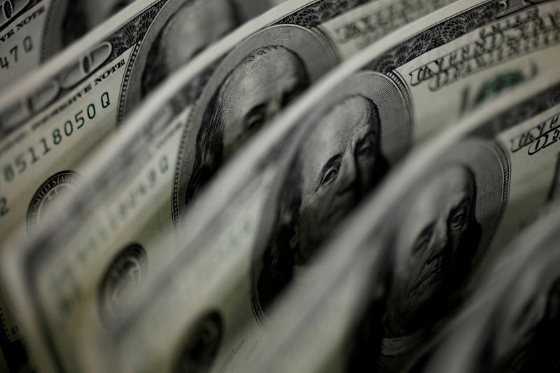 © Reuters. Dólar abre pregão em alta contra real, mas caminha para 6ª perda semanal consecutiva
02/08/2011
REUTERS/Yuriko Nakao