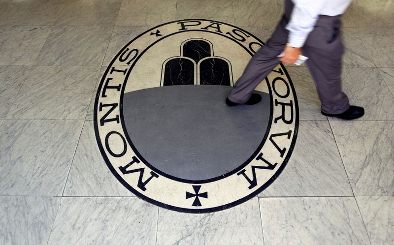 &copy; Reuters. Logo Monte dei Paschi di Siena presso una filiale di Roma, Italia, 24 settembre 2013 REUTERS/Alessandro Bianchi