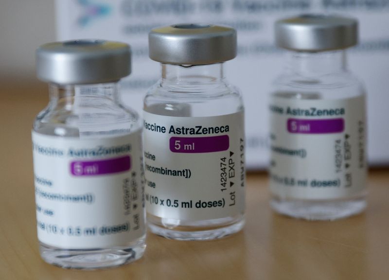 &copy; Reuters. FILE PHOTO: Vials of the AstraZeneca's COVID-19 vaccine are seen in a general practice of a doctor, as the spread of the coronavirus disease (COVID-19) continues, in Vienna, Austria April 30, 2021.  REUTERS/Leonhard Foeger