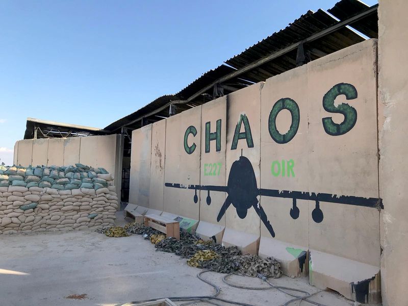 © Reuters. FILE PHOTO: Blast walls of a sleeping quarters for U.S. soldiers are seen at Ain al-Asad air base in Anbar province