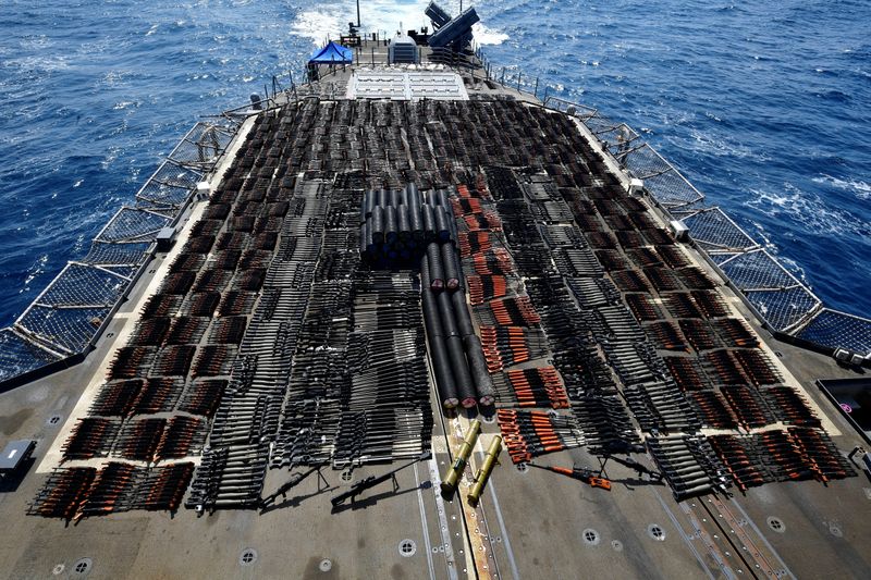 © Reuters. Thousands of illicit weapons are displayed onboard the guided-missile cruiser USS Monterey (CG 61) which was seized from a stateless dhow in international waters of the North Arabian Sea in this picture taken on May 8, 2021 and released by U.S.Navy on May 9, 2021. U.S. Navy Forces Central Command/U.S. Navy/Handout via REUTERS 