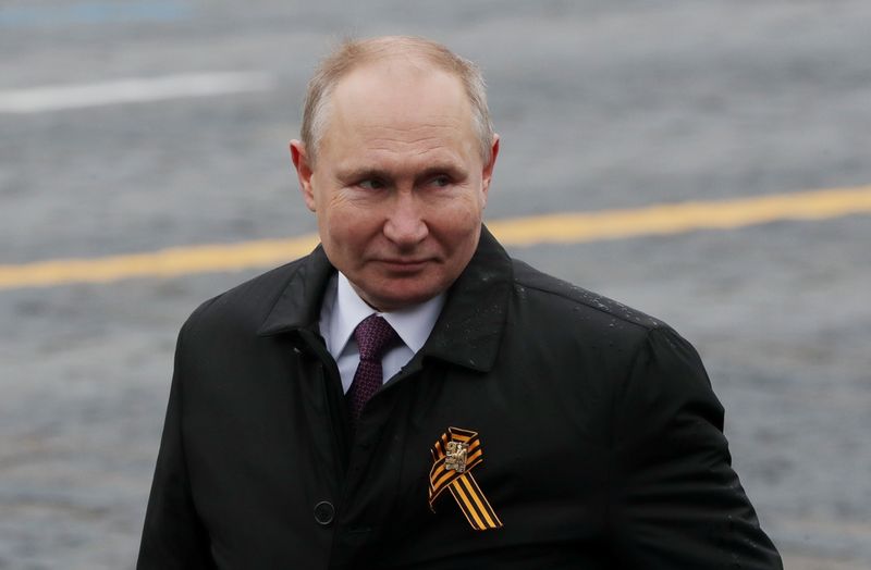 &copy; Reuters. الرئيس الروسي فلاديمير بوتين في موسكو يوم 9 مايو أيار 2021. تصوير: إيفجينيا نوفوجينينا - رويترز  