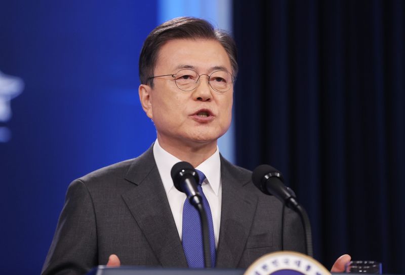 © Reuters. South Korean President Moon Jae-in delivers his speech during a news conference at the Presidential Blue House in Seoul, South Korea, May 10, 2021.    Yonhap via REUTERS   