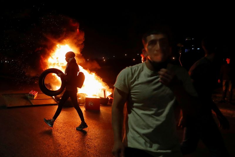 &copy; Reuters. Palestinians hold anti-Israel protest over Jerusalem&apos;s tension