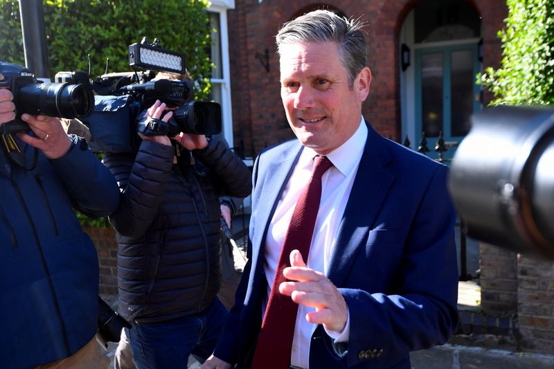 &copy; Reuters. FILE PHOTO: Britain's Labour Party leader Keir Starmer leaves his home after local elections in London, Britain May 7, 2021. REUTERS/Toby Melville/File Photo