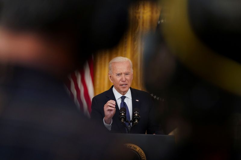 &copy; Reuters. U.S. President Joe Biden delivers remarks on the U.S. economy as he faces reporters in the East Room at the White House in Washington, U.S., May 10, 2021. REUTERS/Kevin Lamarque
