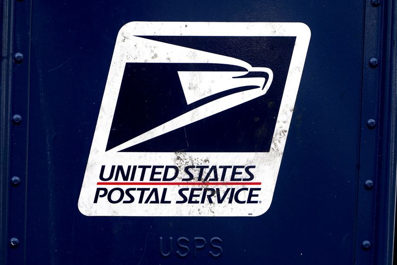 &copy; Reuters. FILE PHOTO: The U.S. Postal Service (USPS) logo is pictured on a mail box in the Manhattan borough of New York City, New York, U.S., August 21, 2020. REUTERS/Carlo Allegri/File Photo