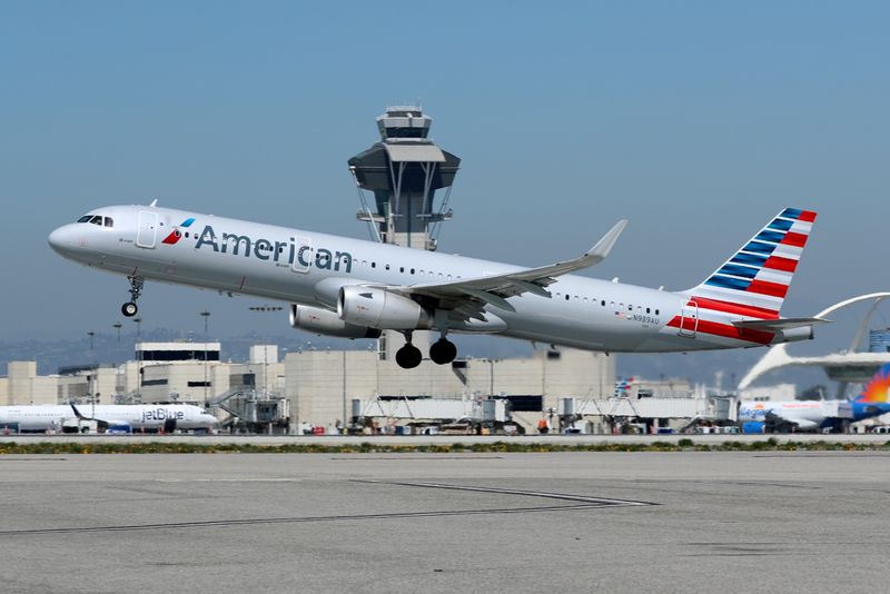 &copy; Reuters. FILE PHOTO: An American Airlines Airbus A321-200 plane takes off from Los Angeles International airport (LAX) in Los Angeles, California, U.S. March 28, 2018. REUTERS/Mike Blake
