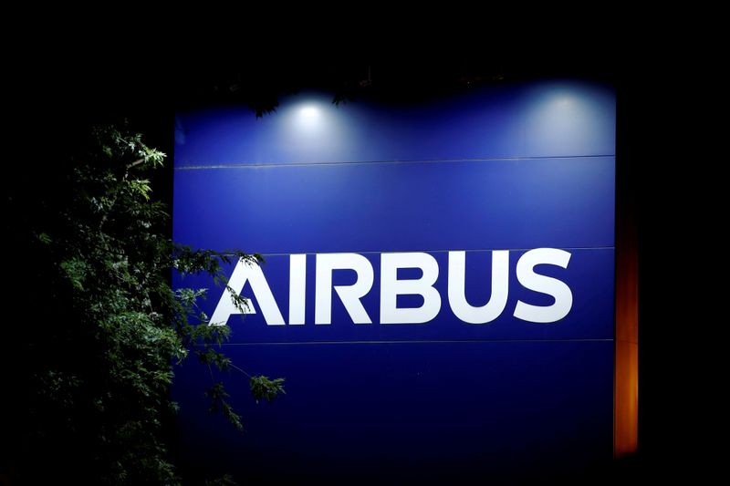&copy; Reuters. FILE PHOTO: A logo of Airbus is seen at the entrance of its factory in Blagnac near Toulouse, France, July 2, 2020. REUTERS/Benoit Tessier/File Photo