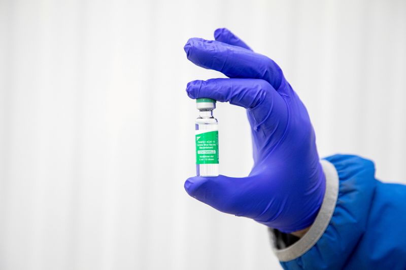 &copy; Reuters. FILE PHOTO: A vial of AstraZeneca coronavirus disease (COVID-19) vaccine doses at a facility in Milton,